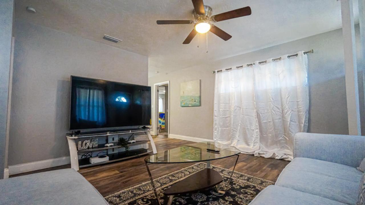 Elegant Cozy Oasis On A Traffic Free Street Villa Clearwater Bagian luar foto